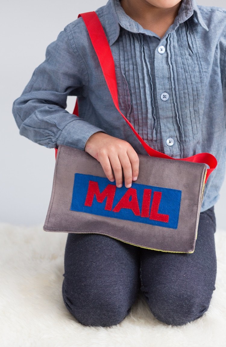 English Mail Bag Set